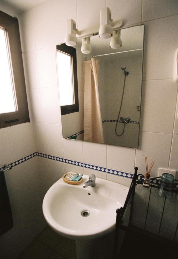Hostal De L'Aigua Sant Llorenc de la Muga Esterno foto